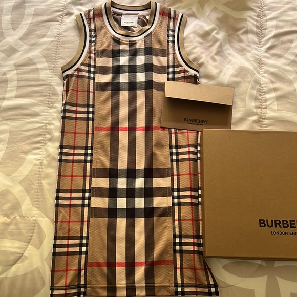 Burberry 6Y girls mesh dress 100% authentic wore once ☝️